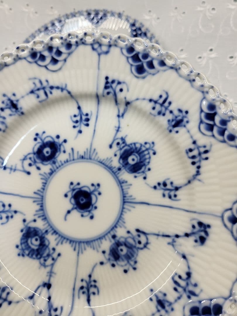 美品✨ロイヤルコペンハーゲン ブルーフルーテッド フルレース プレート 皿①