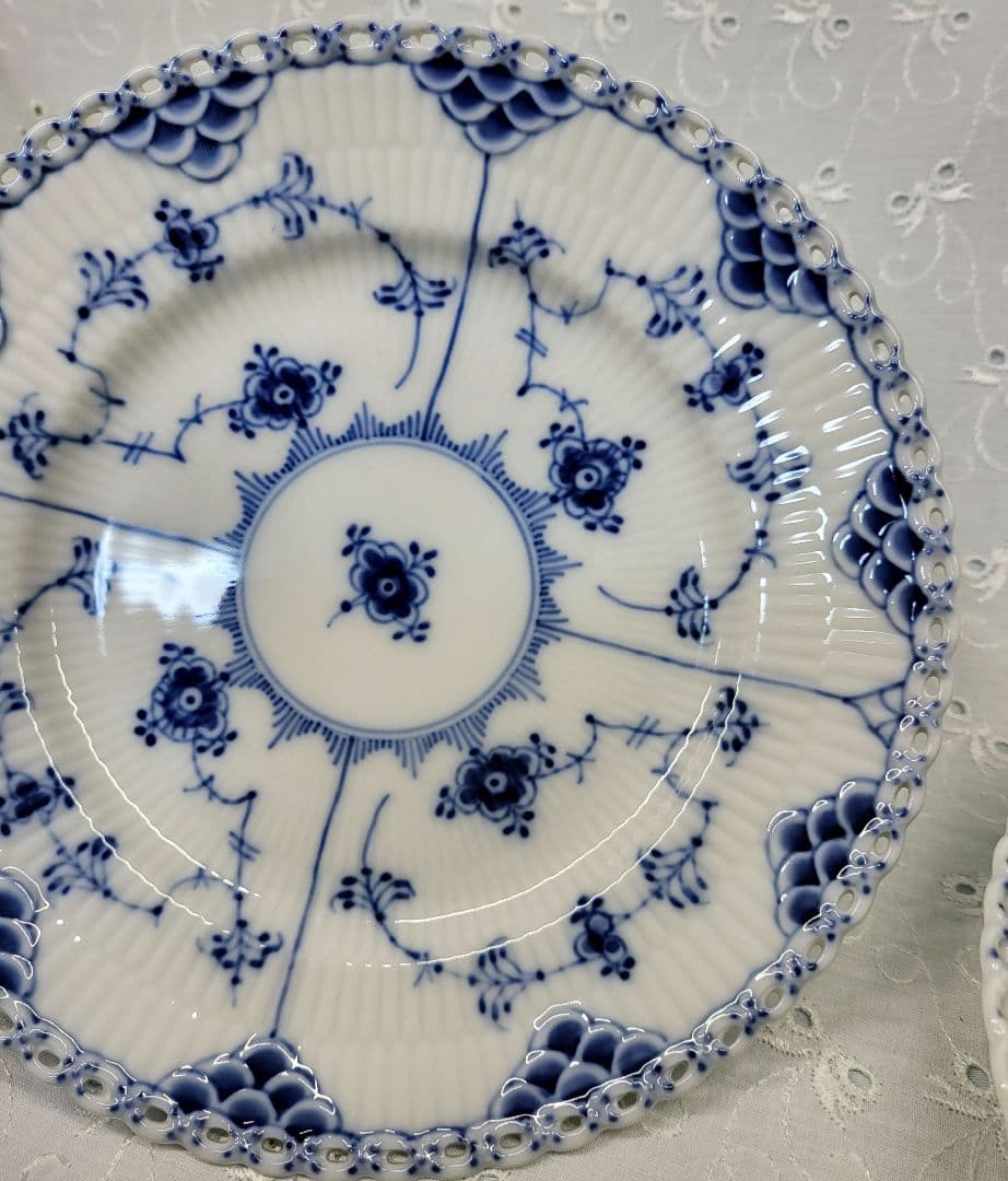 美品✨ロイヤルコペンハーゲン ブルーフルーテッド フルレース プレート 皿①