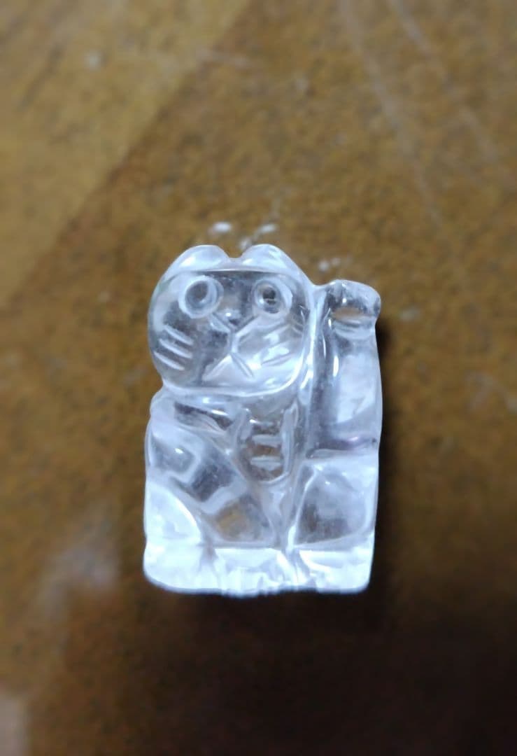 バカラ招き猫　赤（ミニ水晶招き猫付き