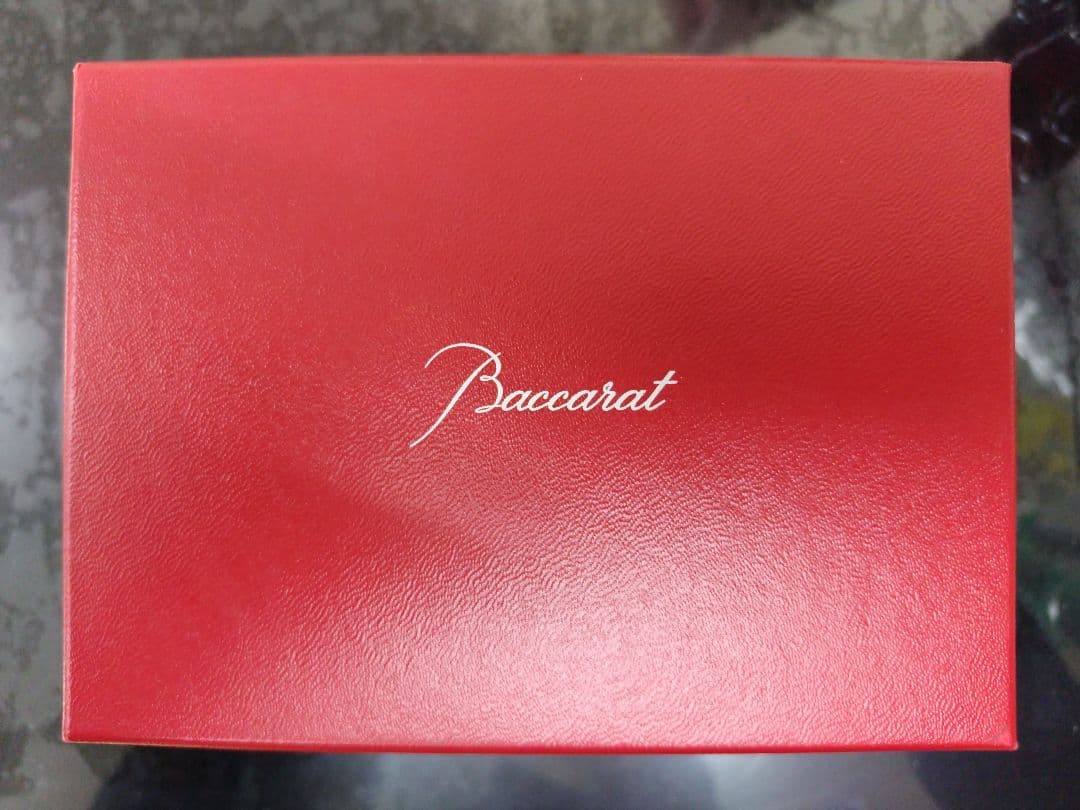 バカラ招き猫　赤（ミニ水晶招き猫付き