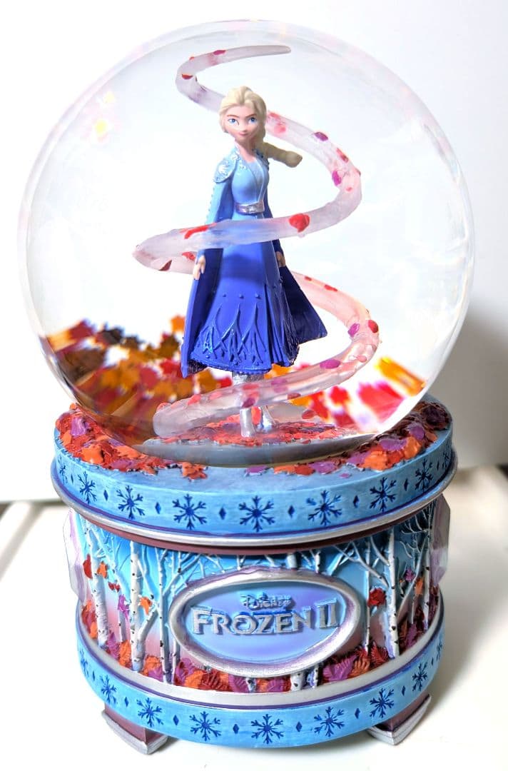ディズニー　アナと雪の女王 2　エルサ スノードーム　オルゴール付き　クリスマス