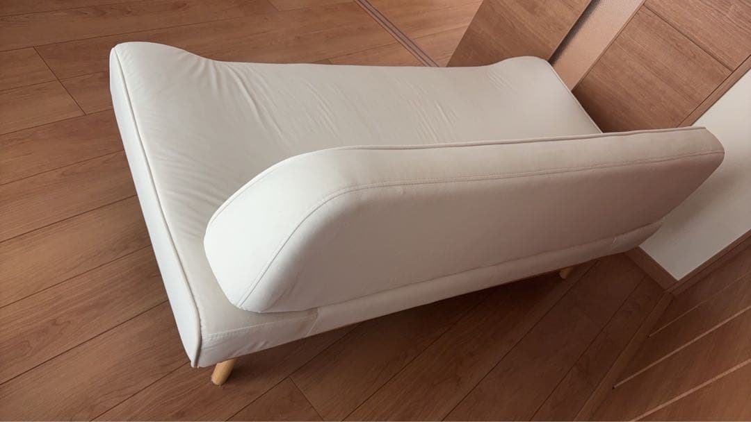 【備品】ホワイト合成皮革2人掛けソファ