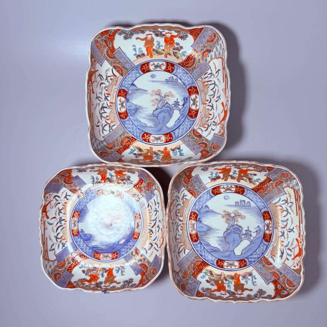 古伊万里 色絵風景画人物図三ツ鉢揃 二重四ツ足高台 四角鉢 珍品 古