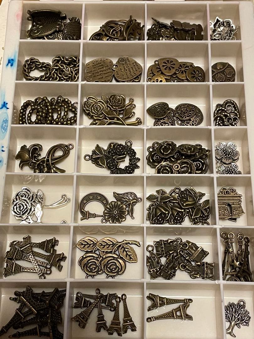 選べる　金古美　メタルチャーム　など　　ご希望のお品物　教えてください。