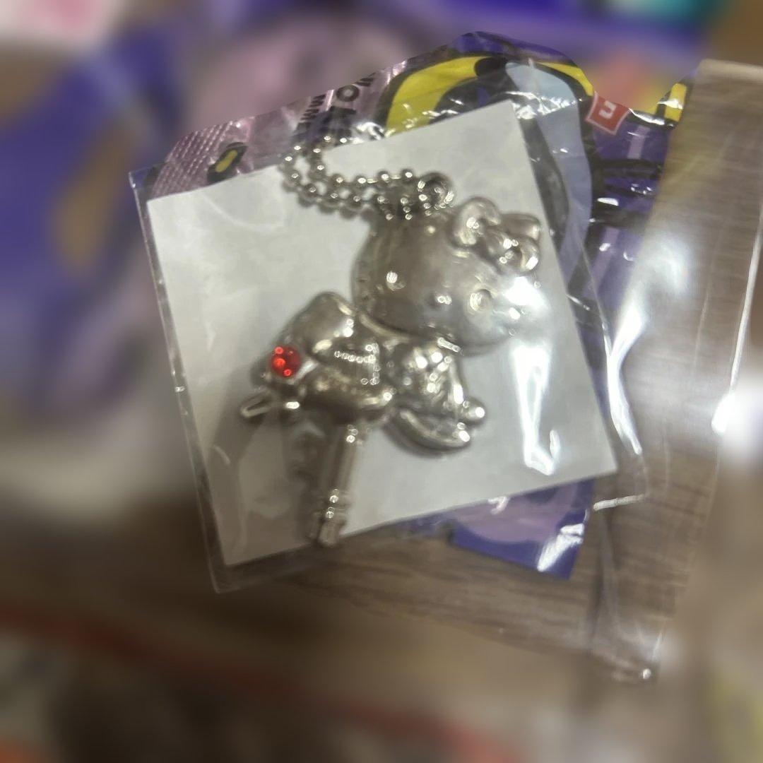 キティ根付けストラップ　❸