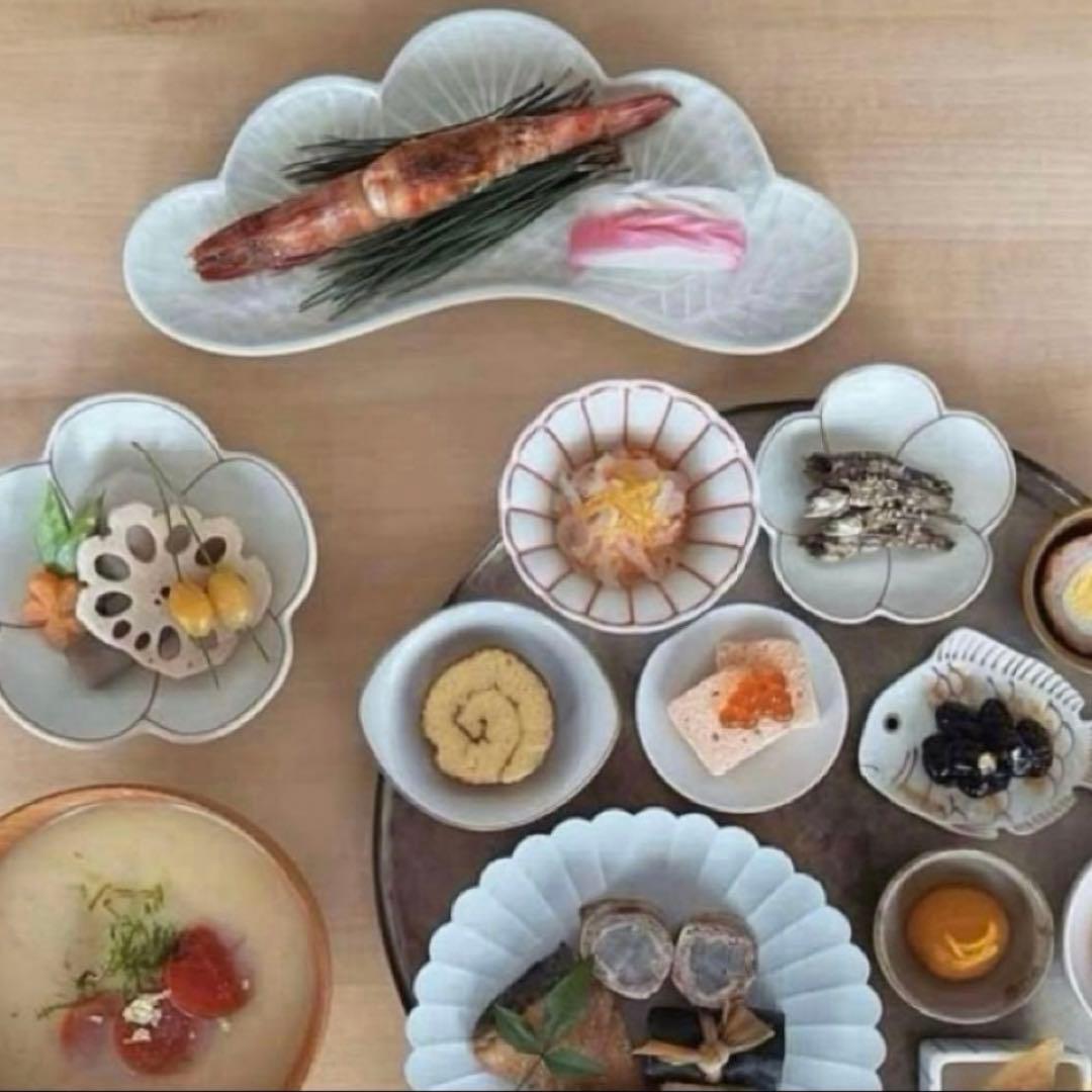 【新品】【大人気】有田焼幸楽窯　錦銀松葉形前菜皿３枚セット　縁起物