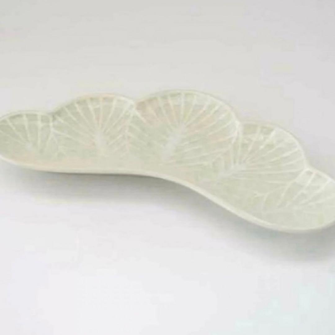 【新品】【大人気】有田焼幸楽窯　錦銀松葉形前菜皿３枚セット　縁起物