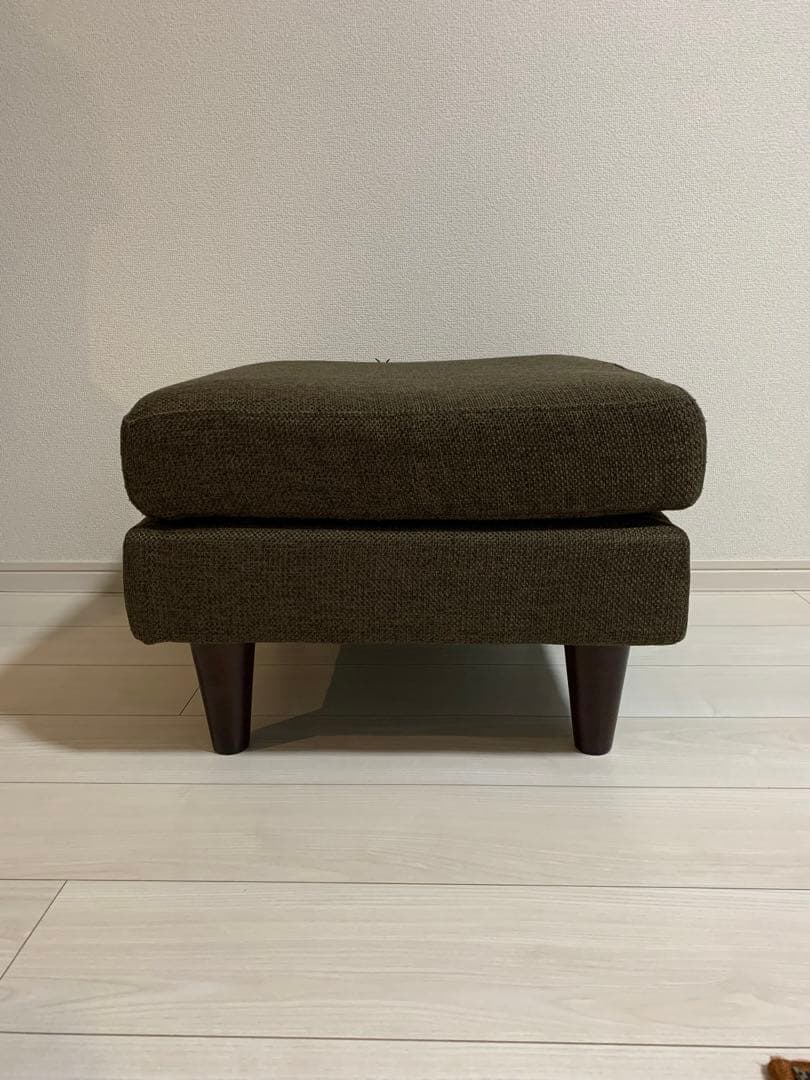 カウチソファ、スタンダード＋オットマンへの組み換え可能。モスグリーン。