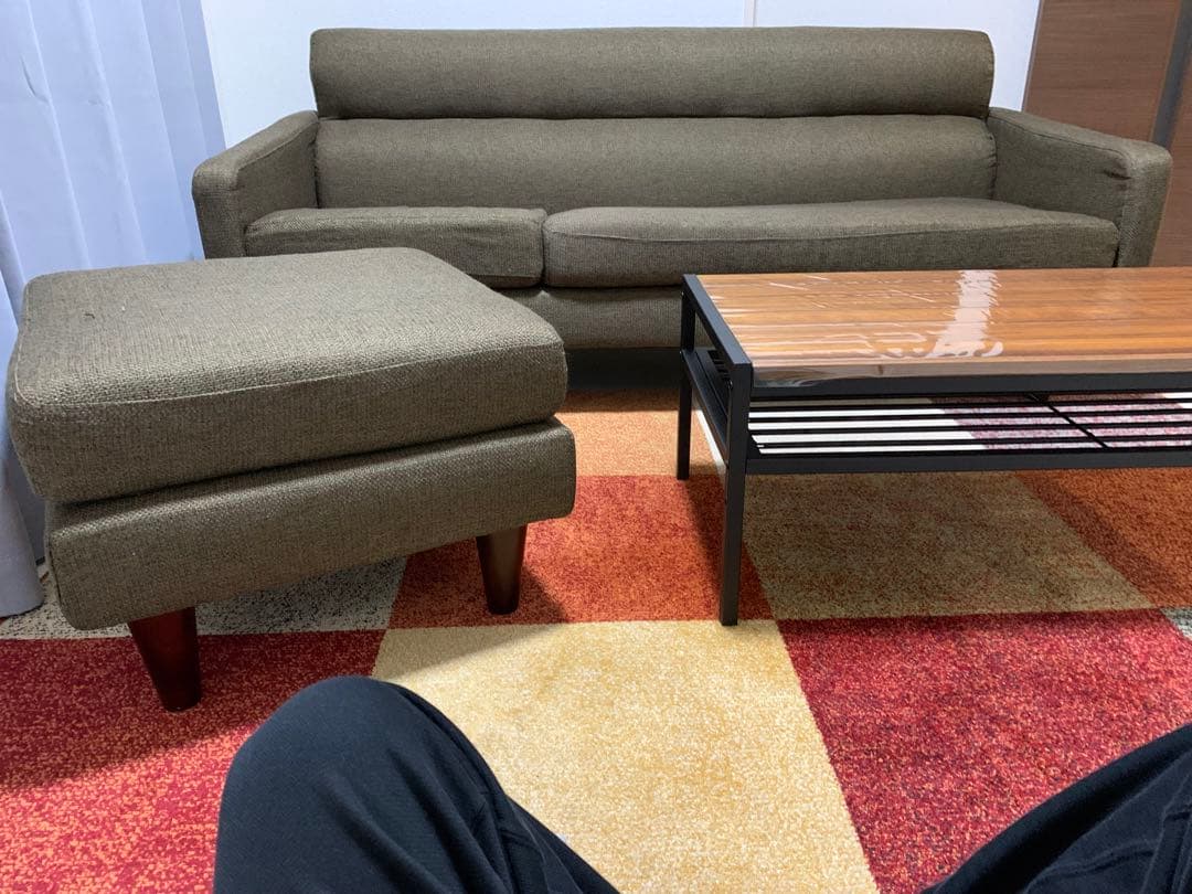カウチソファ、スタンダード＋オットマンへの組み換え可能。モスグリーン。
