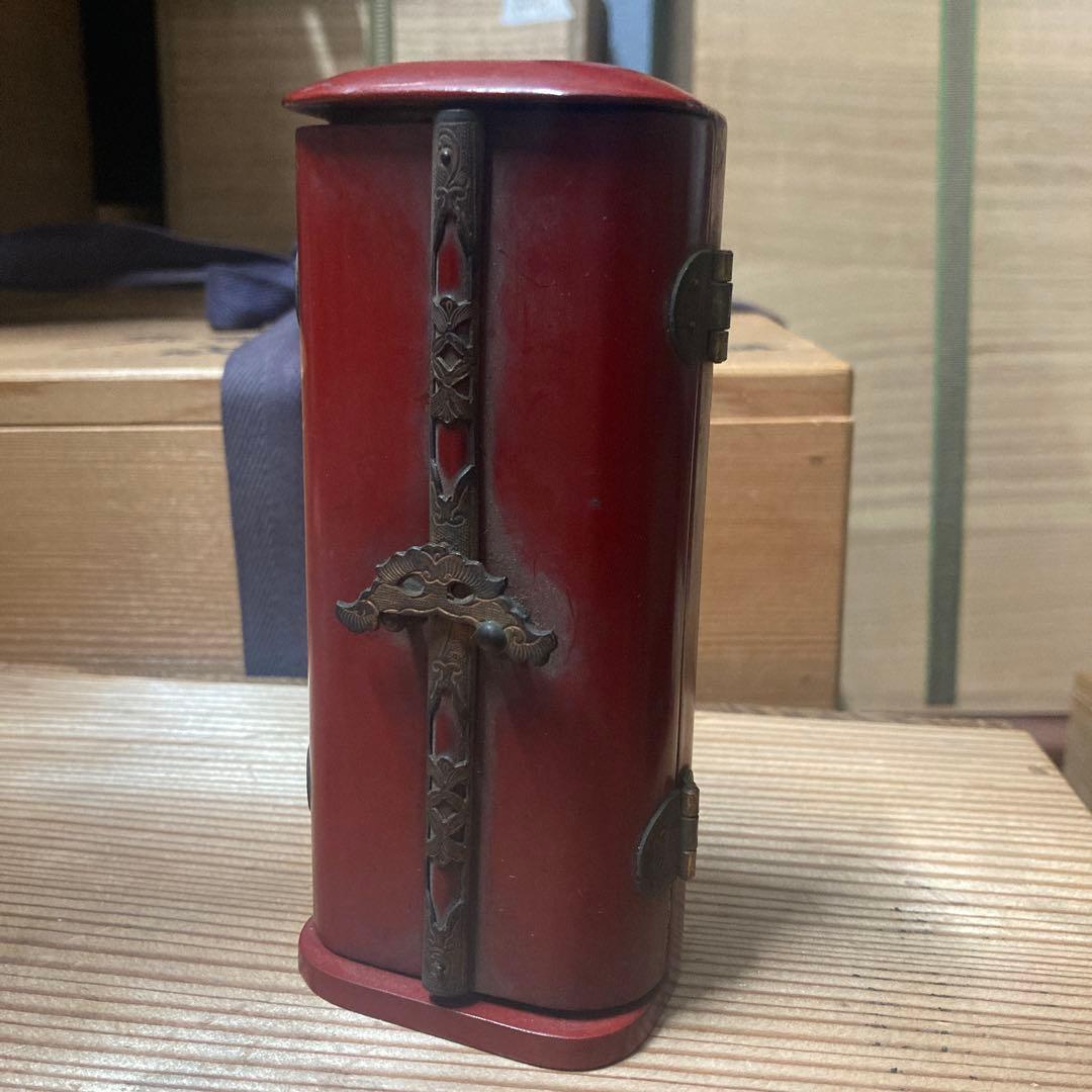 千手観音像　￼朱漆塗厨子入　木彫　彩色