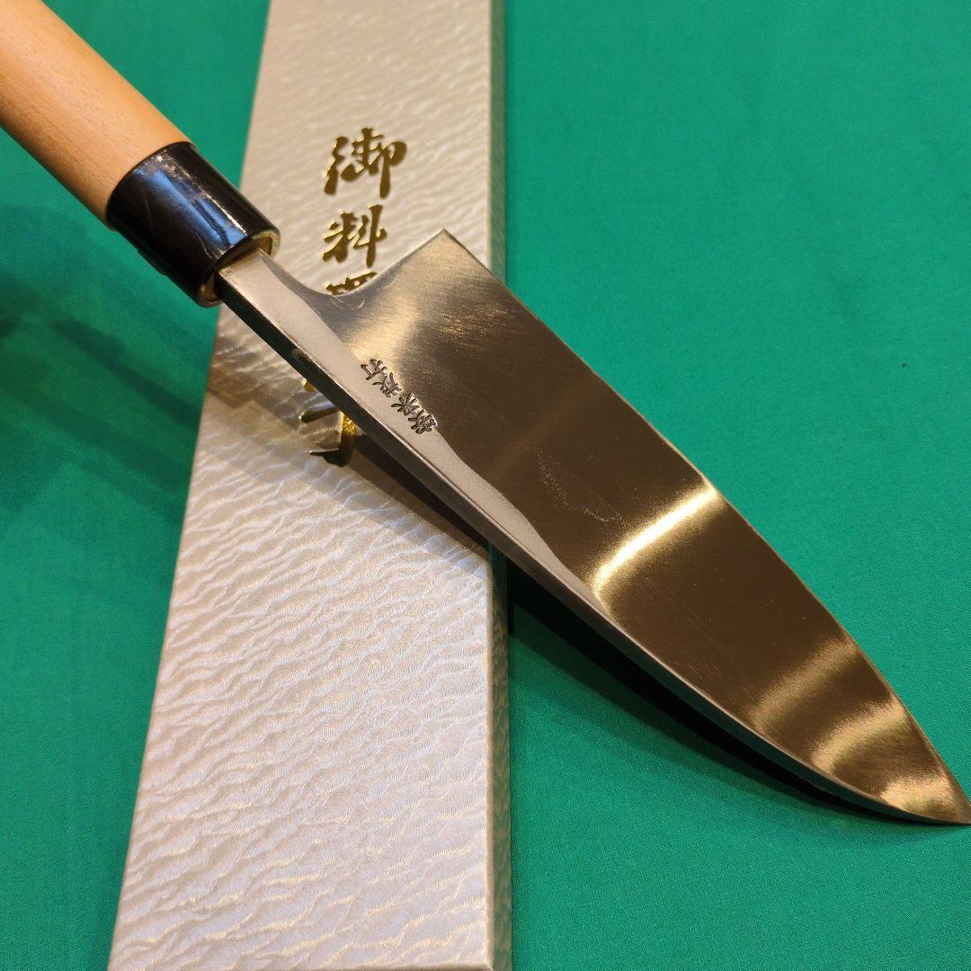 《安来白鋼》正光作　黒打槌目　　出刃包丁　5.5寸　165ミリ　桜柄付き
