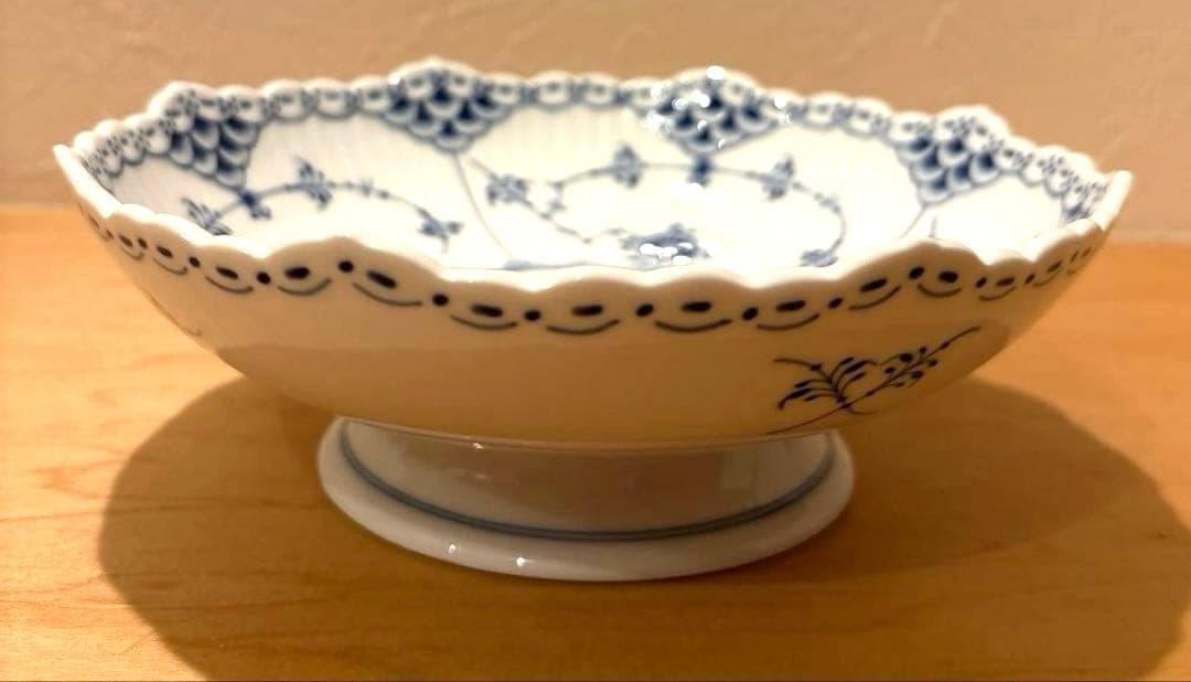 ロイヤルコペンハーゲンブルーフルーテッドハーフレースケーキディッシュ足つき