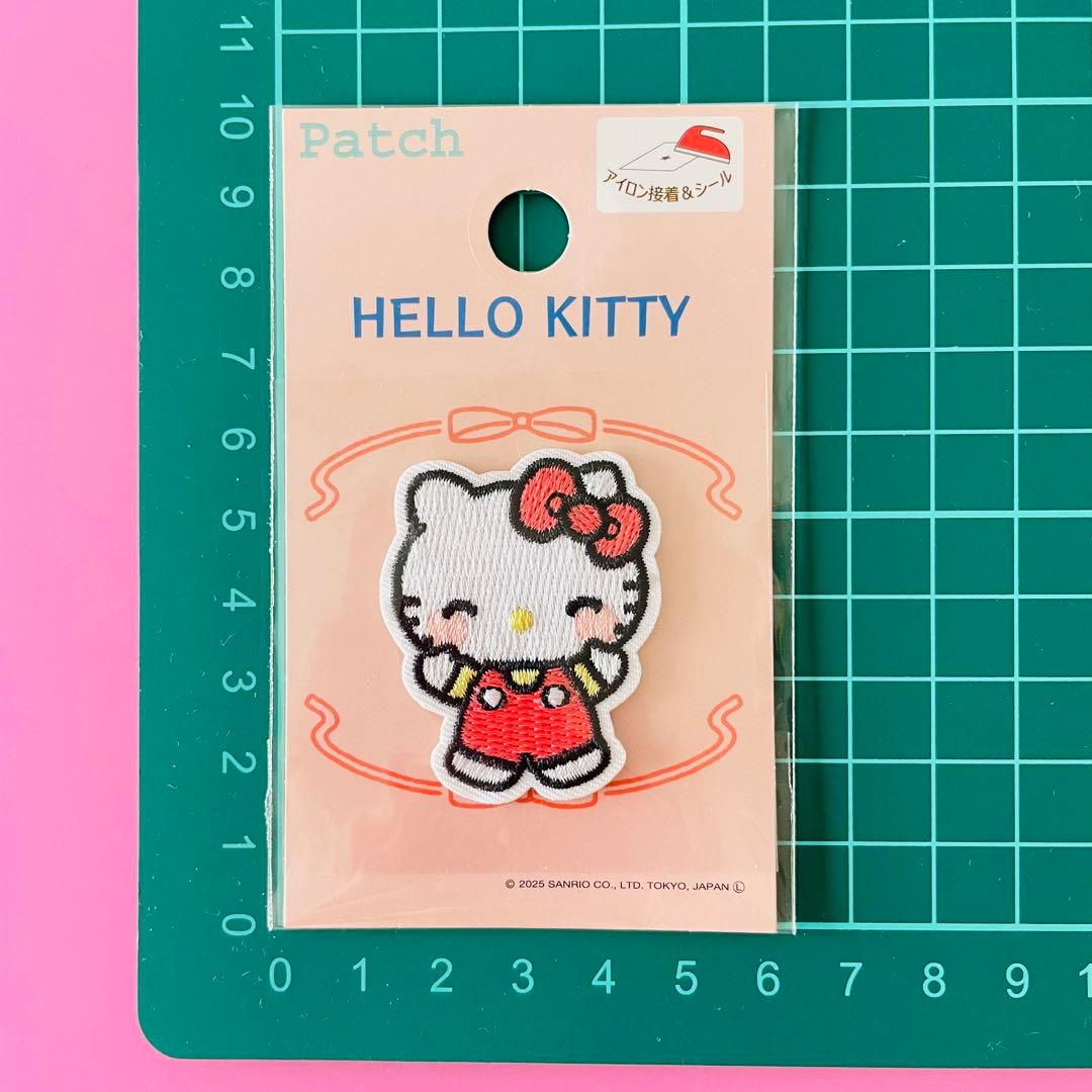 サンリオ ワッペン 刺繍 アイロン アップリケ 目印 ハローキティ 万歳