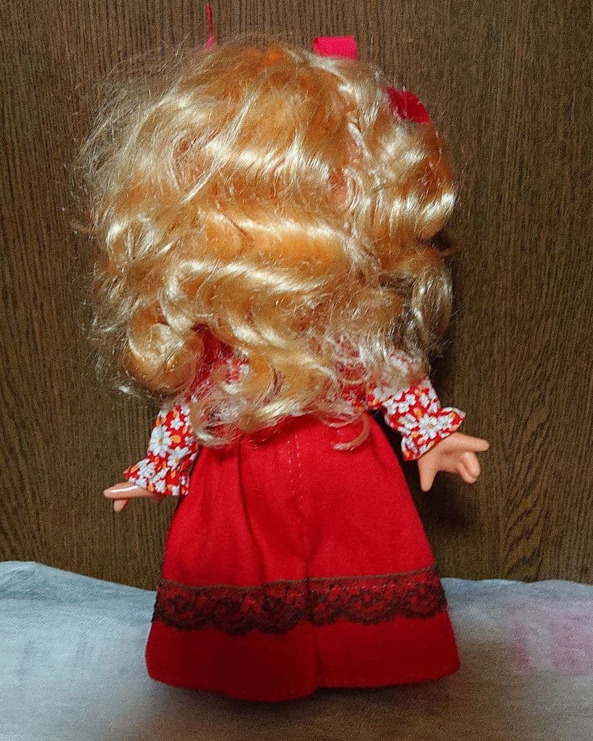 値下げしました　昭和レトロ キャンディキャンディ立ちお人形 レッド ①