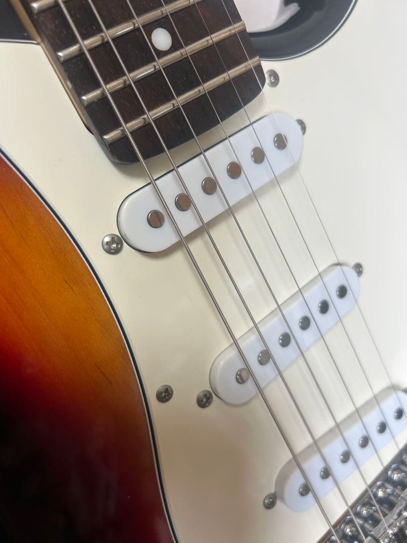 Mavis ストラトキャスタータイプ サンバースト 各部調整済み - メルカリ