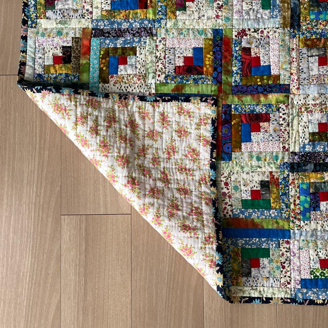 ハンドメイド キルトパッチワーク ログキャビンのタペストリー - メルカリ