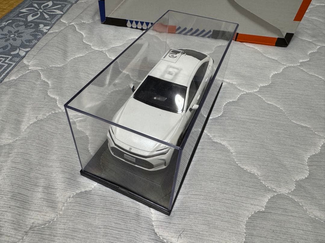 トヨタ クラウン セダン FCEV ブラックパッケージ カラーサンプル