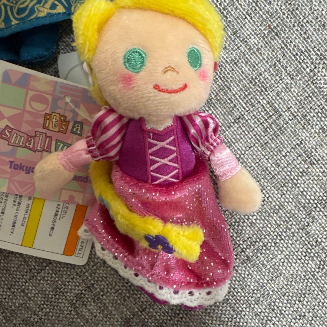イッツアスモールワールド メリダ モアナ ラプンツェル タグ付