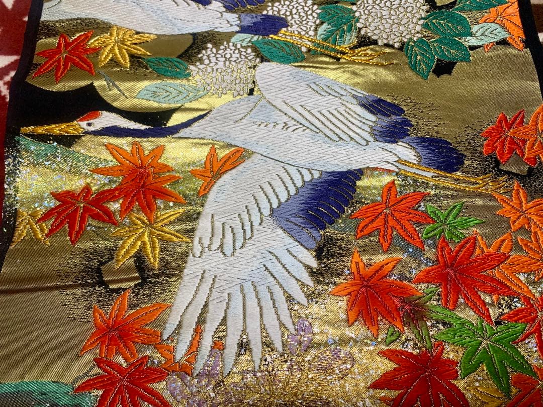 西陣織・豪華絢爛・婚礼打ち掛け衣装　切りばみ