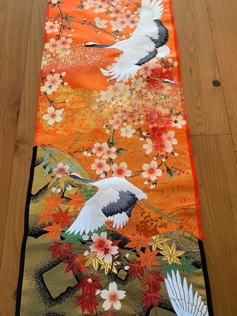 西陣織・豪華絢爛・婚礼打ち掛け衣装　切りばみ