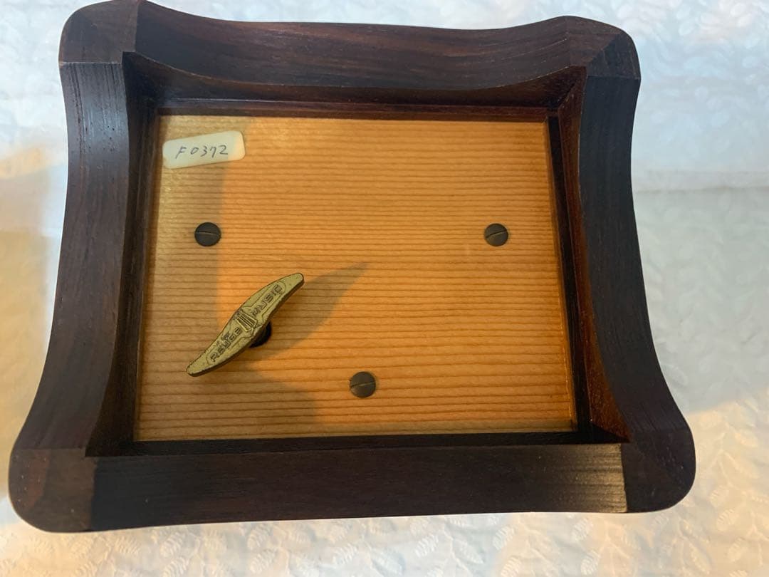 リュージュ社ムーブメントのオルゴール　ハイドンの調子のよい鍛冶屋のメロディー