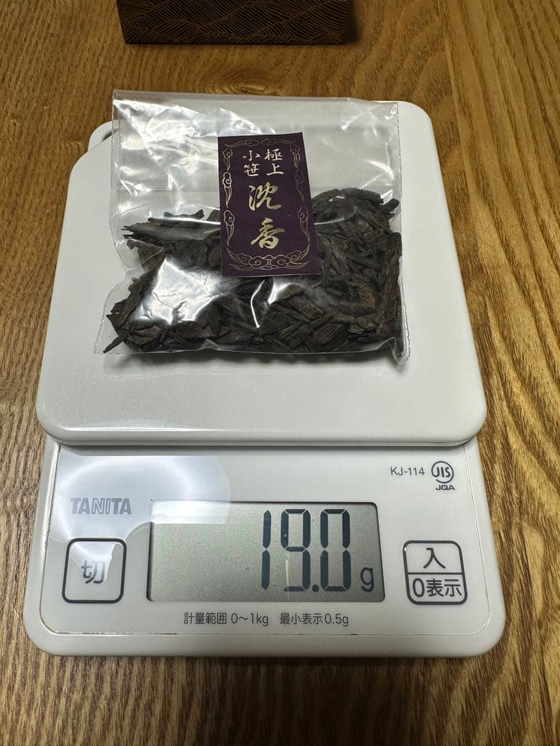 【極上 小笹 沈香】約18g 高級線香・お香（シュリンク包装・未開封）