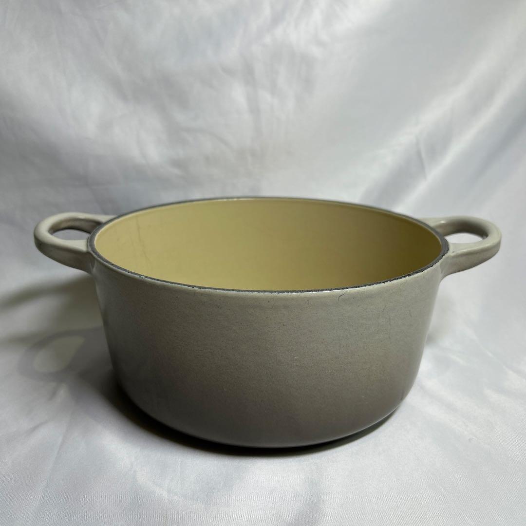 Le Creuset（ル・クルーゼ） 18cm グレージュ