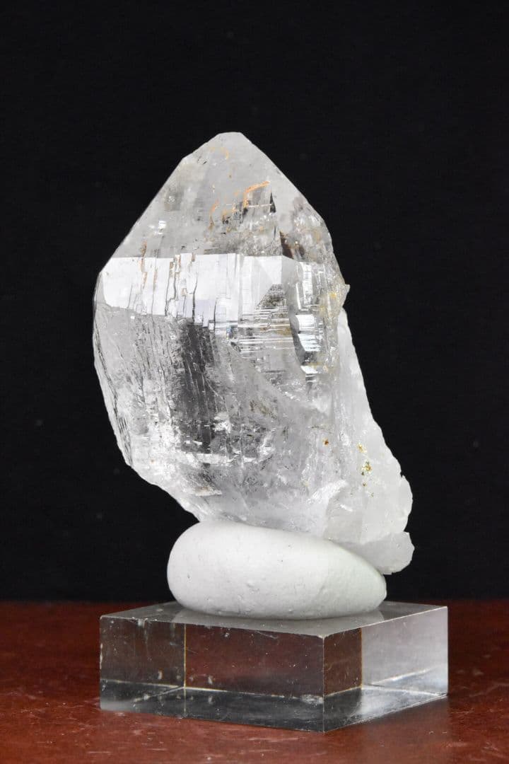 ガネーシュヒマールラパ産 溝が刻まれたクリアポイント