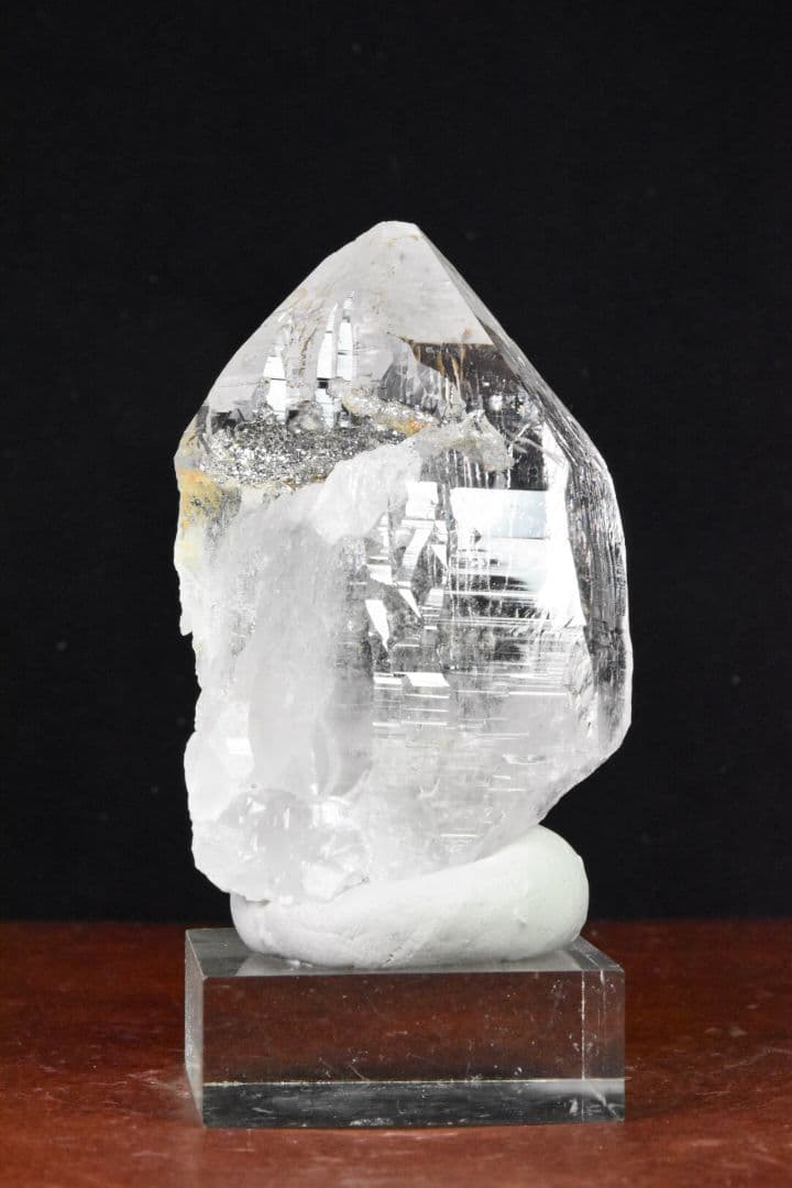 ガネーシュヒマールラパ産 溝が刻まれたクリアポイント