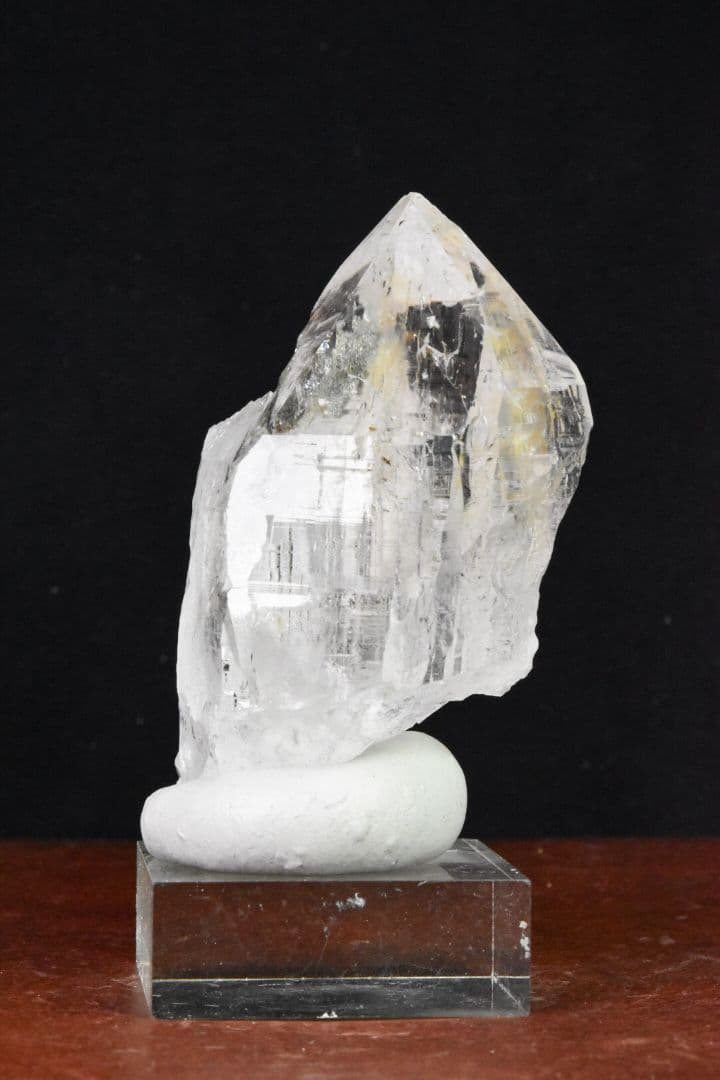 ガネーシュヒマールラパ産 溝が刻まれたクリアポイント