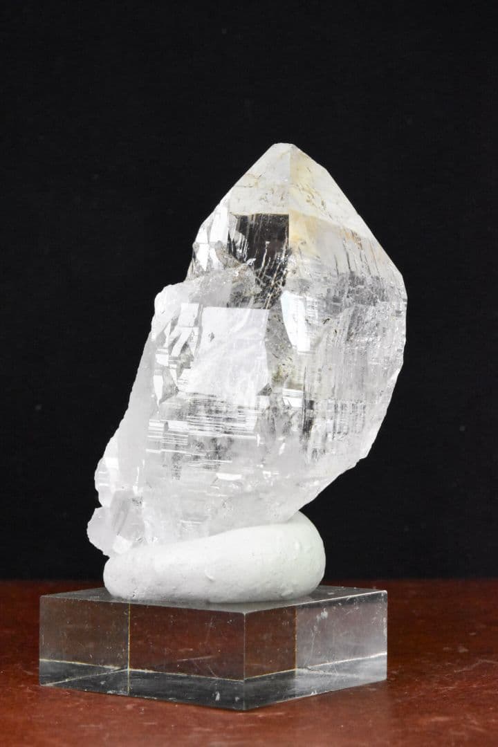 ガネーシュヒマールラパ産 溝が刻まれたクリアポイント