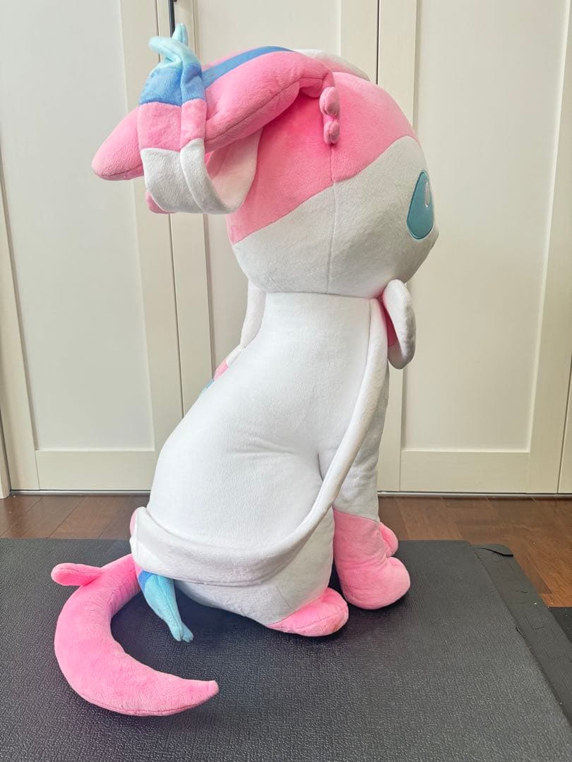 ポケモンセンター ニンフィア 等身大 ぬいぐるみ