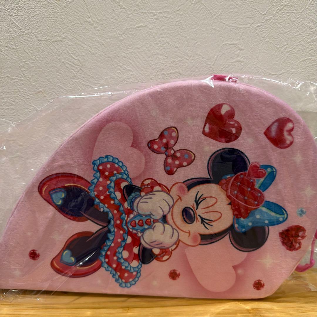 新品タグ付き】ミニーファンダーランド ポータブルクッション 新品未