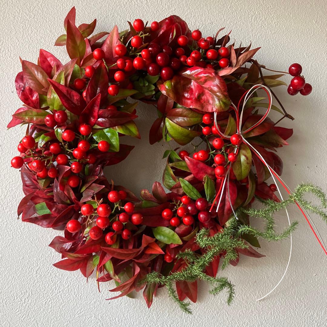おたふく南天と南天のリース サンキライ お正月飾り ヒカゲノカズラ
