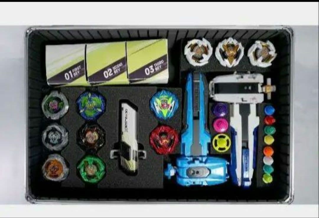 DREAM　box　ベイブレードx　アタッシュケース　おまけ付　限定　中サイズ