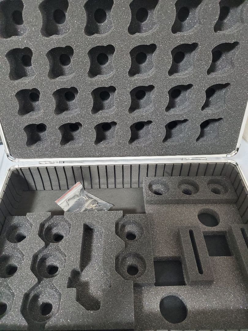 DREAM　box　ベイブレードx　アタッシュケース　おまけ付　限定　中サイズ