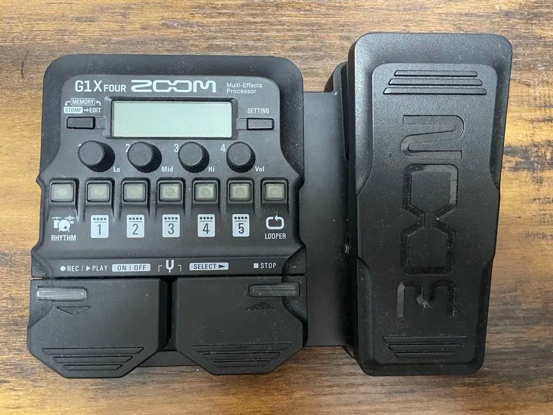 Zoom G1X Four ギターエフェクター