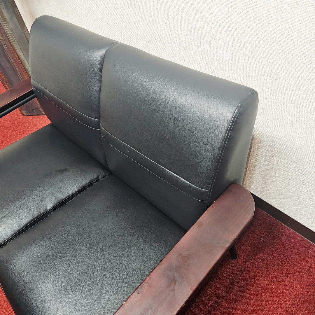 美しい黒いソファ 2人分