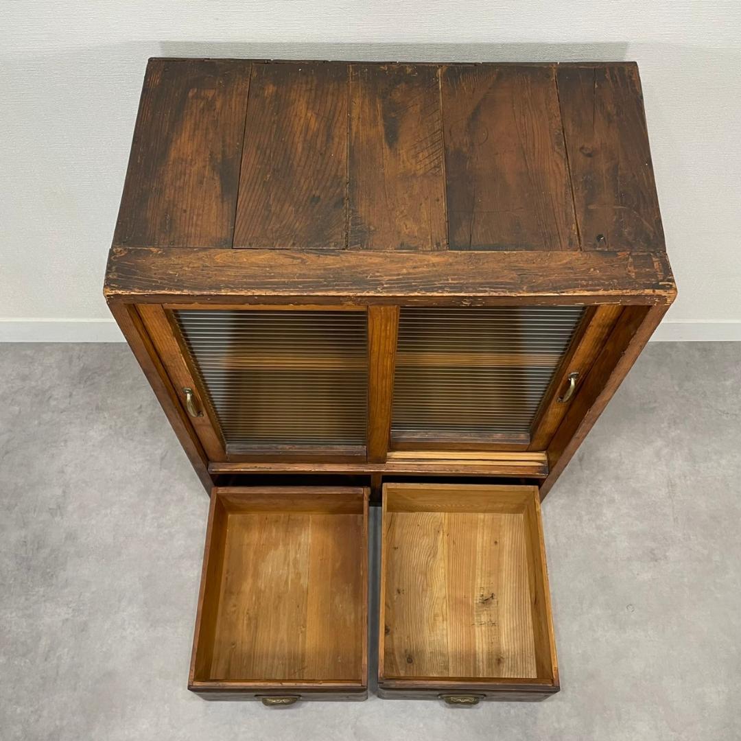 ヴィンテージ 木製本棚 モールガラス ガラスキャビネット 食器棚 古家具 収納