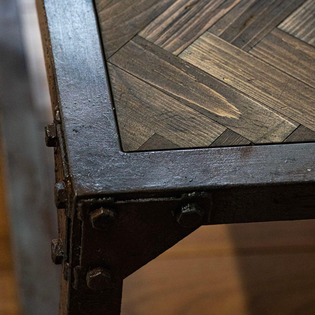 ヘリンボーン　テーブル