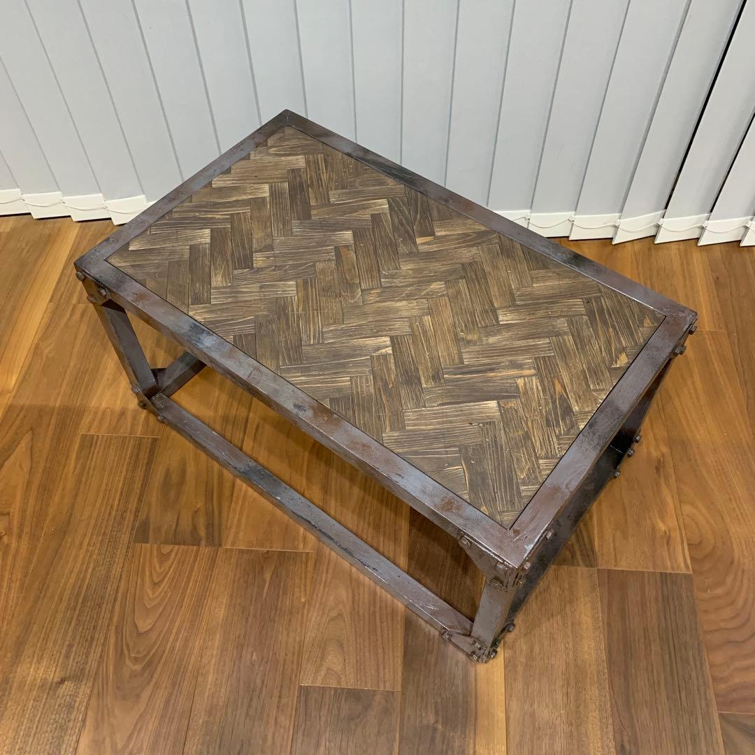 ヘリンボーン　テーブル