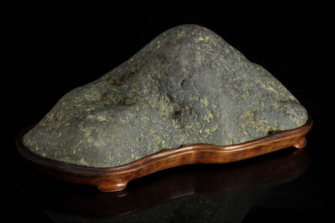 山景石 景石 連山 山型 5.1kg 台座付 黄斑文様 盆景 鑑賞石 自然石