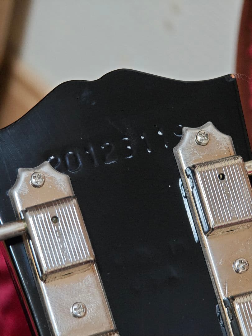 Gibson 1950s J-45 純正品ハードケース付き - メルカリ