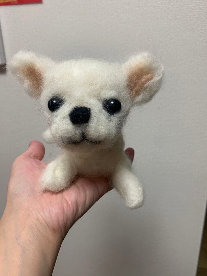 マコ　ハンドメイド 羊毛フェルトの犬 白　　手のひら大