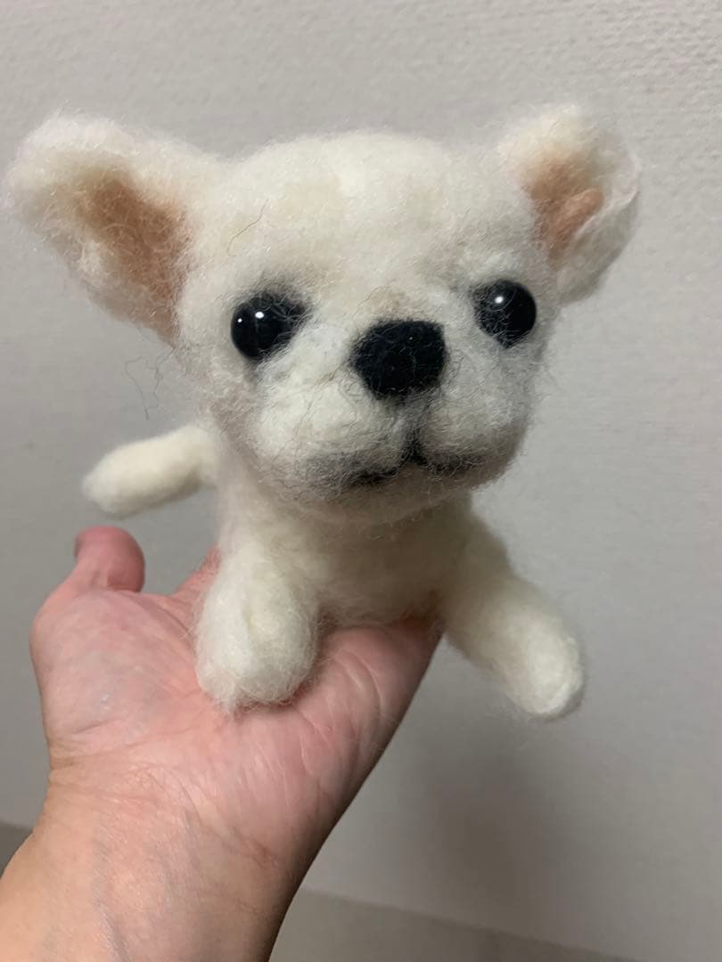 マコ　ハンドメイド 羊毛フェルトの犬 白　　手のひら大