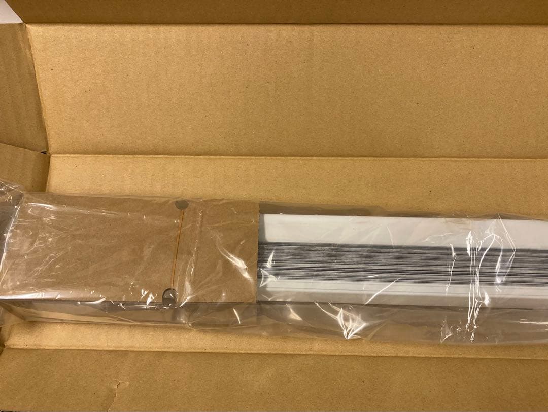 新品 ニチベイ ブランド パンチング(ホワイト) 幅128cm 高さ170cm