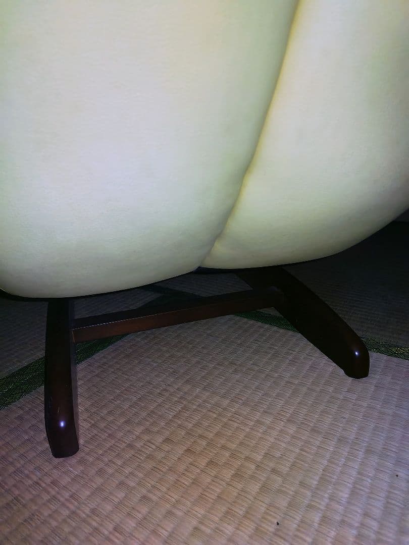 バナナ型ロッキングチェア　ソファ　しっかりした作りで存在感大！これ一つで映えます