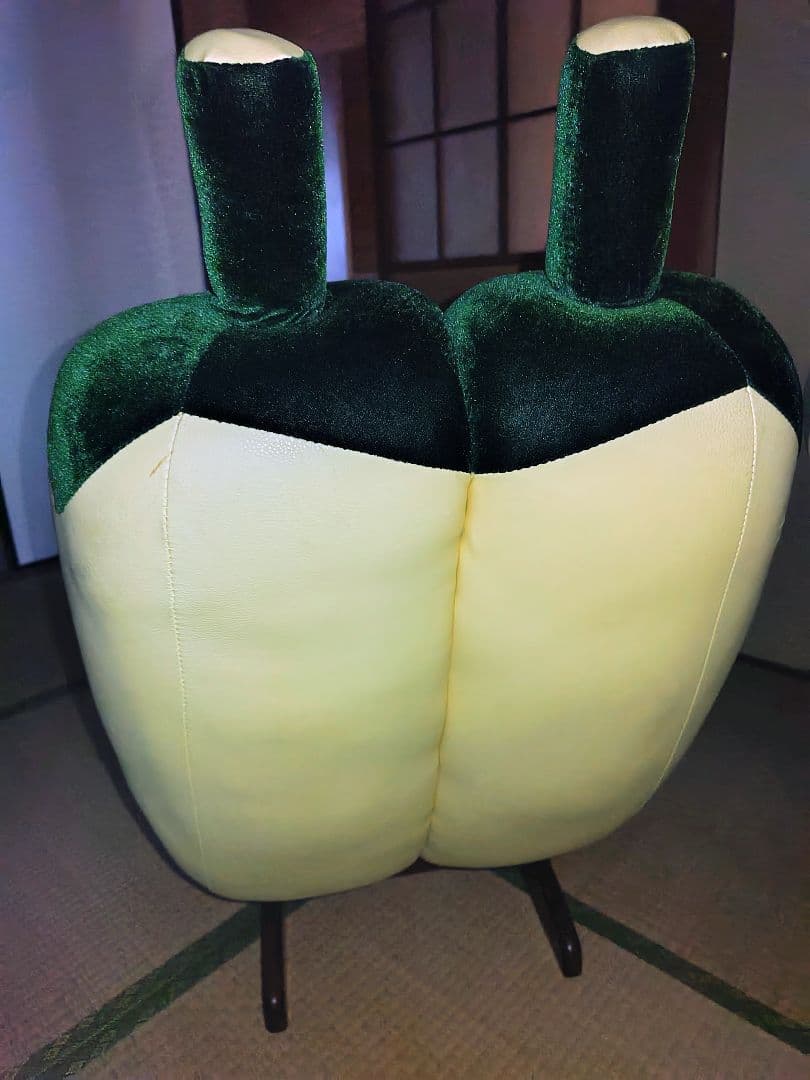 バナナ型ロッキングチェア　ソファ　しっかりした作りで存在感大！これ一つで映えます