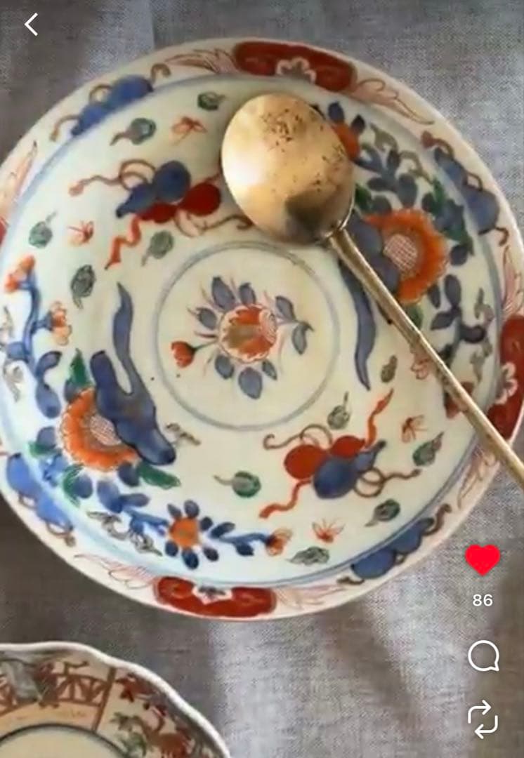 骨董　可愛らしい余白のある明治伊万里7寸