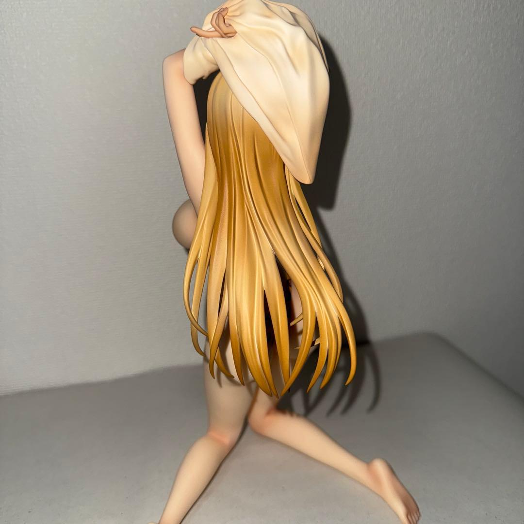 ヒョウ柄の水着　フィギュア